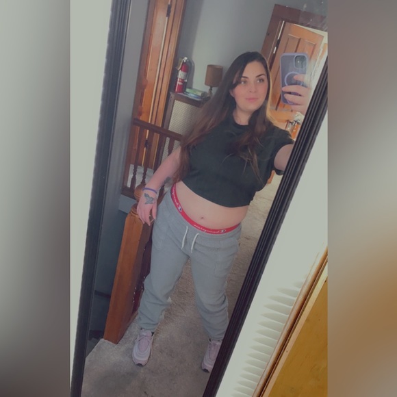 Meet your posher - Picture 3 of 4